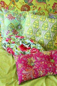 Amy Butler - Oval Patchy pillow*